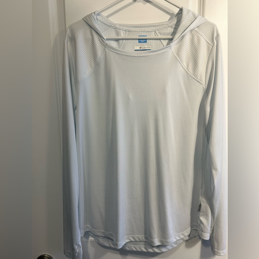 Columbia brand long sleeve hooded tshirt
